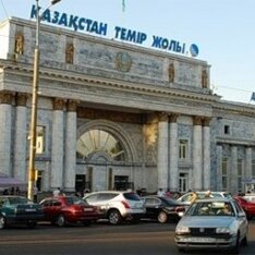 В Алма-Ате два пассажирских поезда столкнулись на вокзале В Алма-Ате два пассажирских поезда столкнулись на вокзале